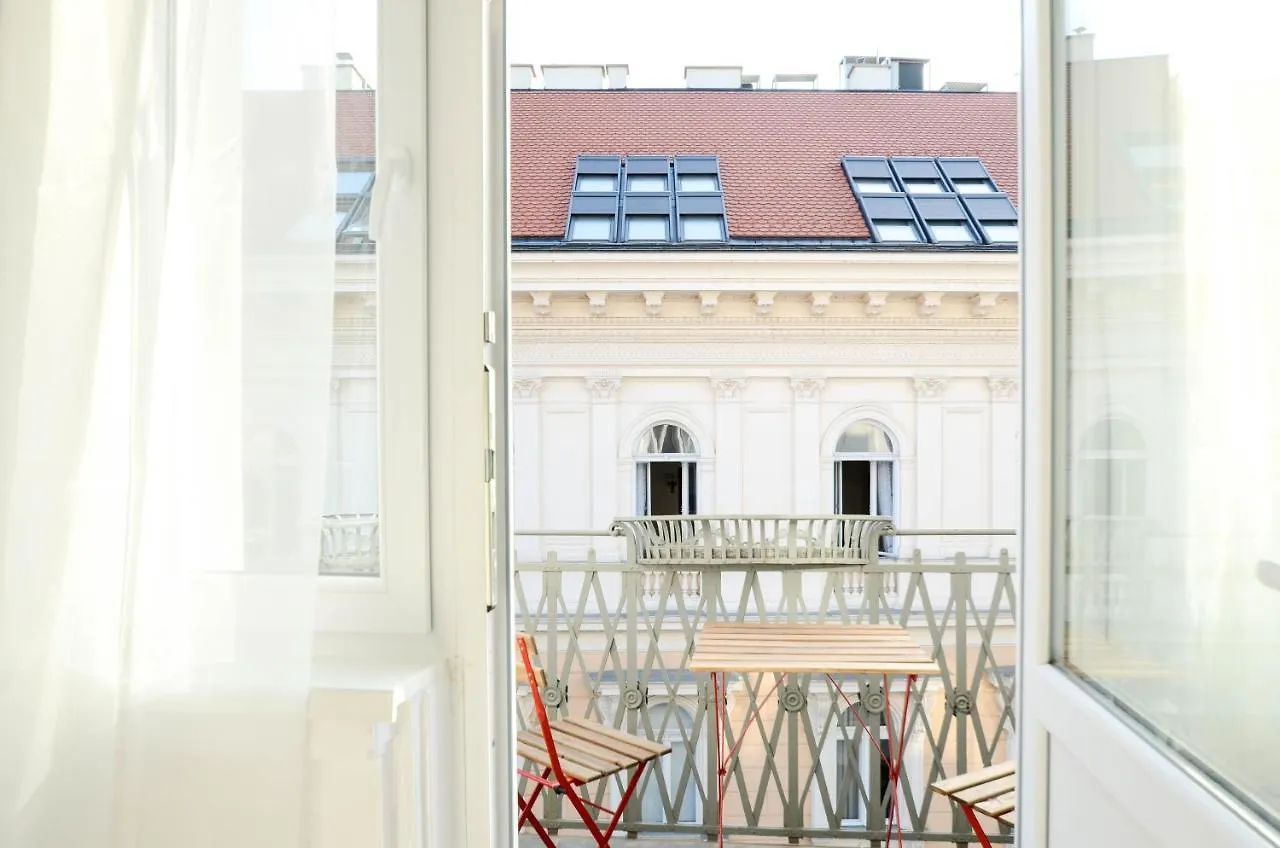 Apartment Papnoevelde Royal Inn @Inner City Budapest Hungary